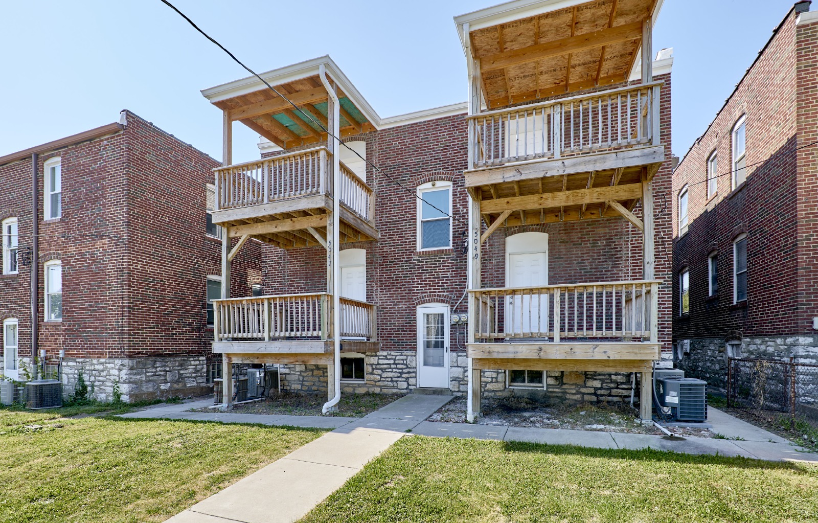 5047Chippewa St property image