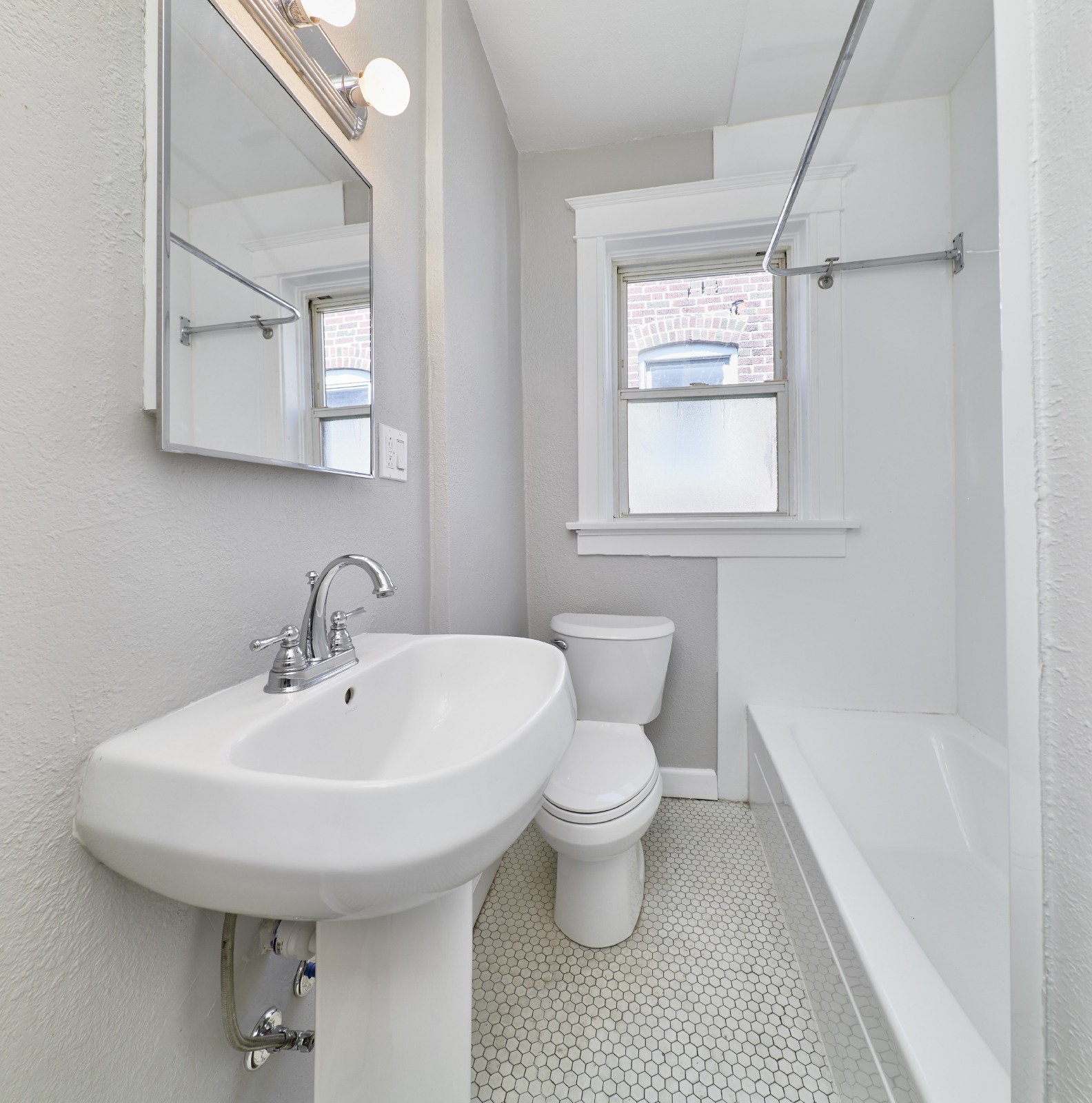 5047Chippewa St property image