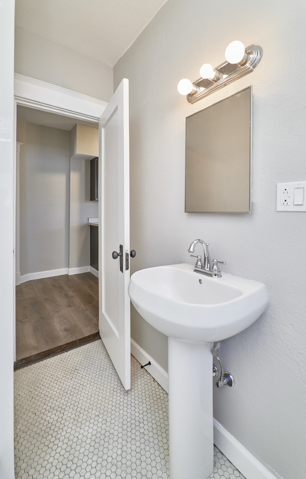 5047Chippewa St property image