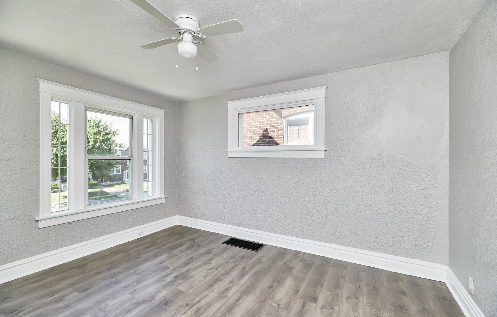 5047Chippewa St property image