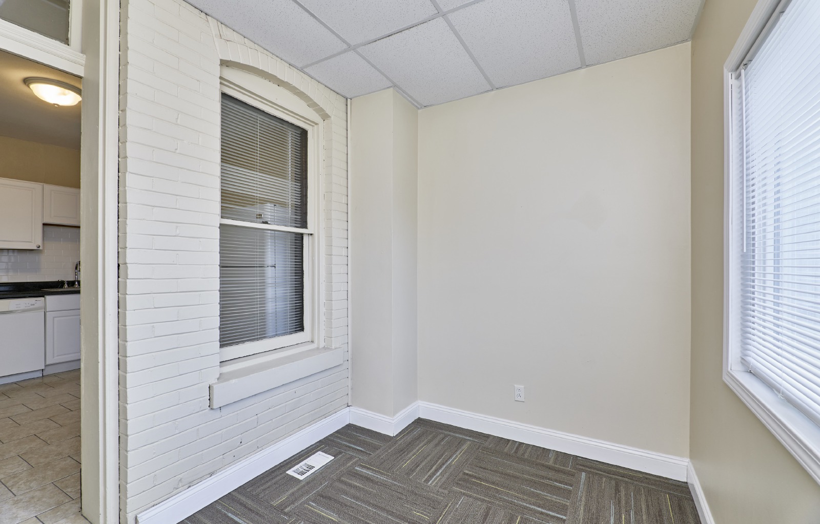 4922 Devonshire Ave property image