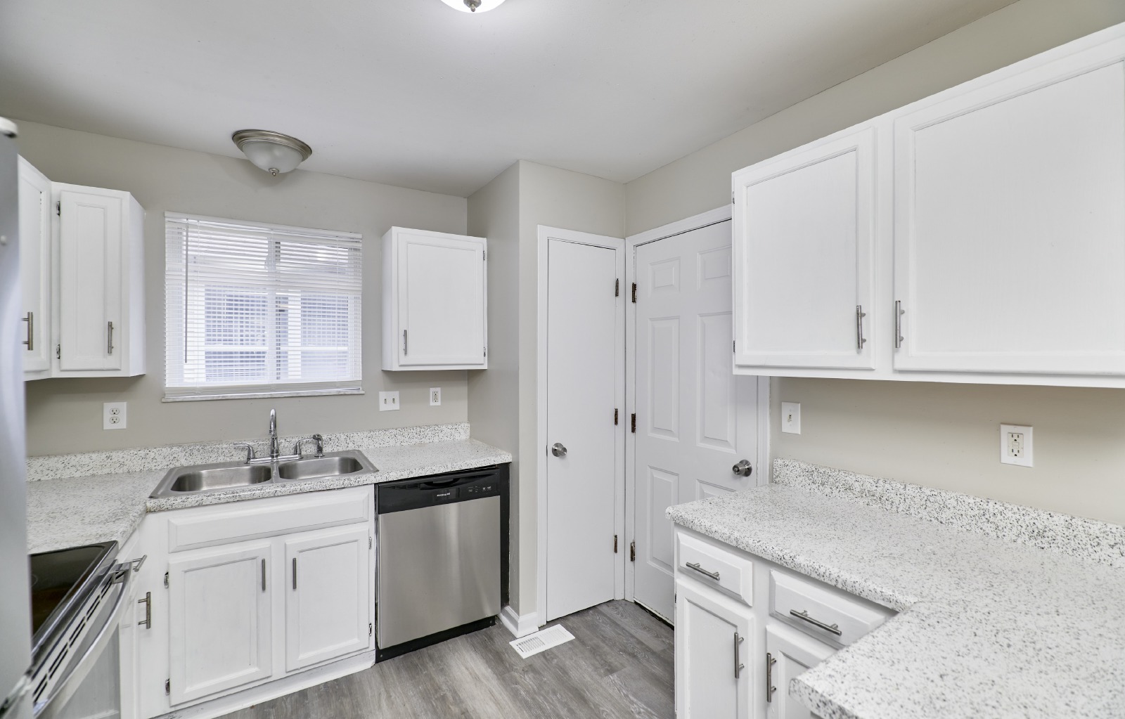 12041 Victorian Village Ct property image