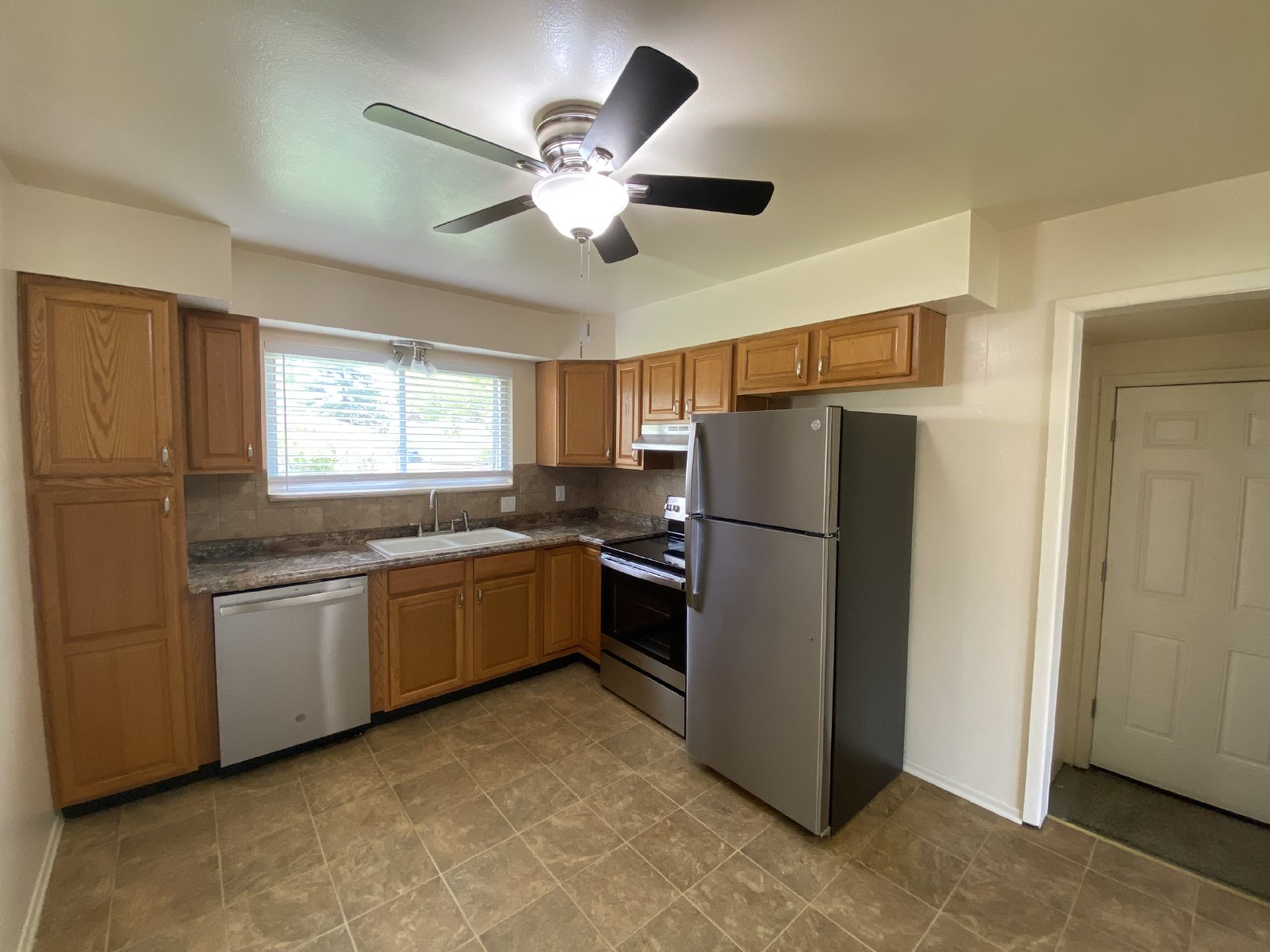 1050 Florland Ave property image