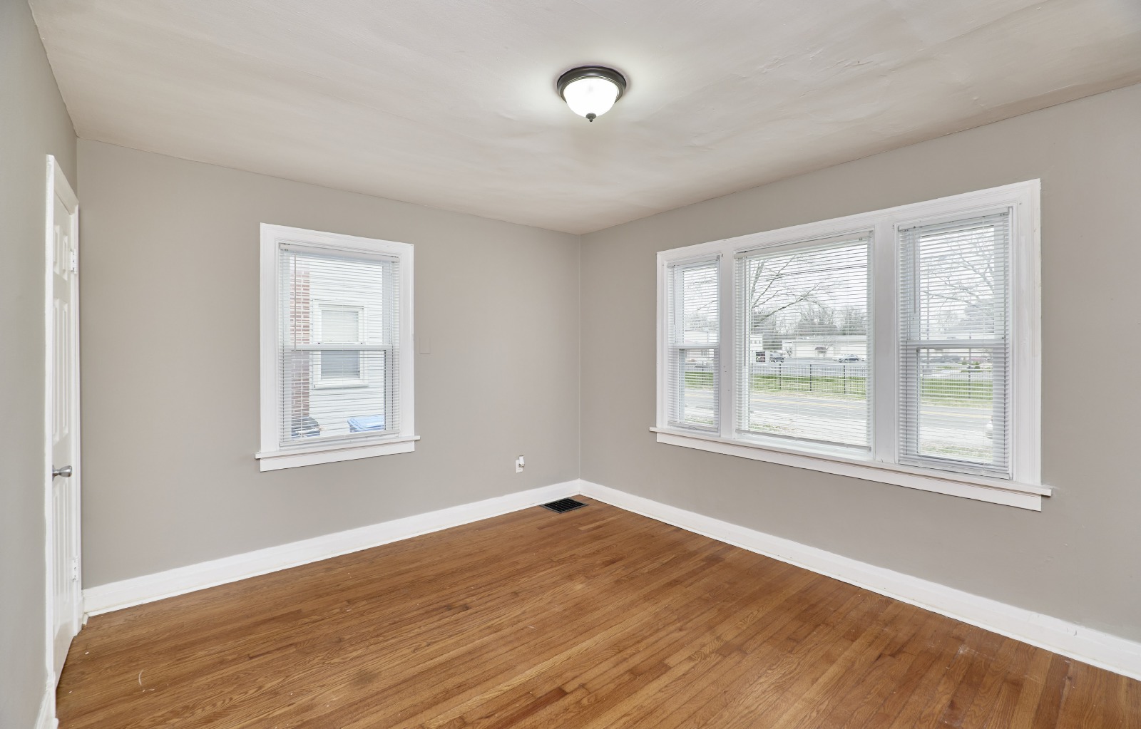 11921 Larimore Rd property image