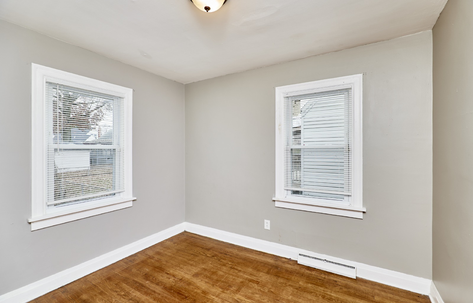 11921 Larimore Rd property image