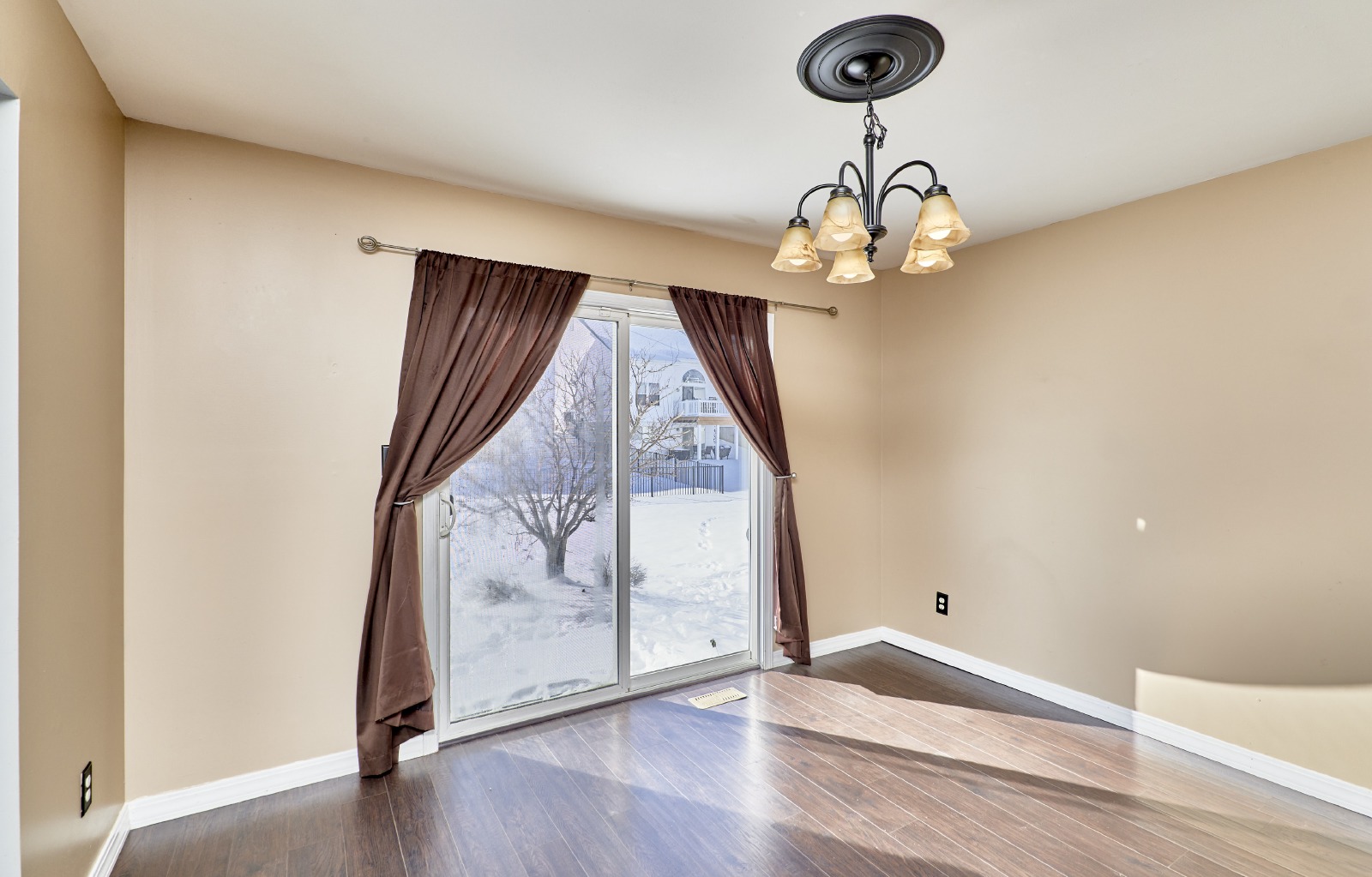 274 Tyndale Dr property image