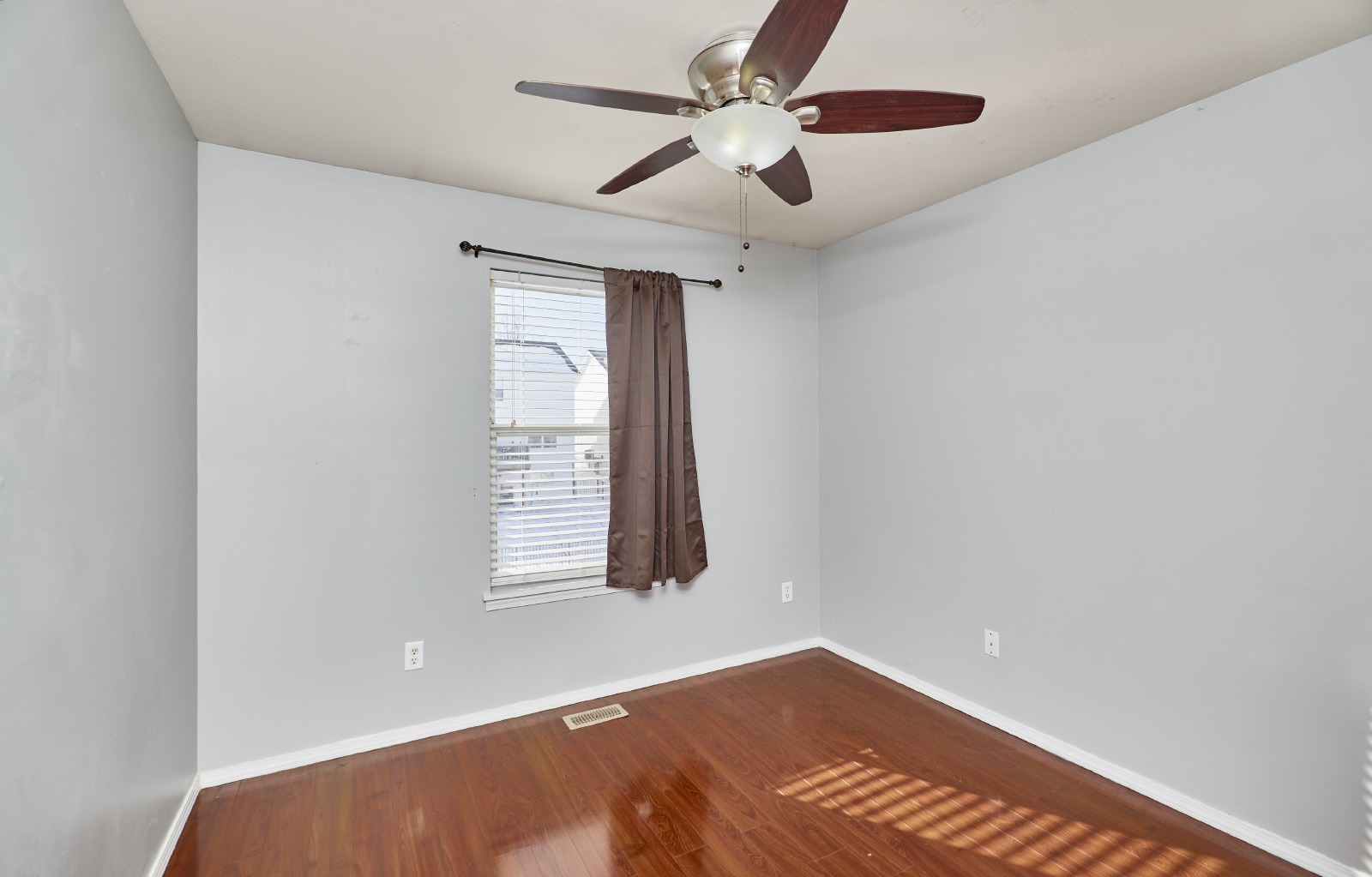 274 Tyndale Dr property image