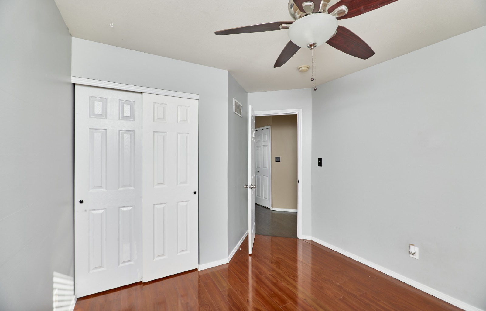 274 Tyndale Dr property image