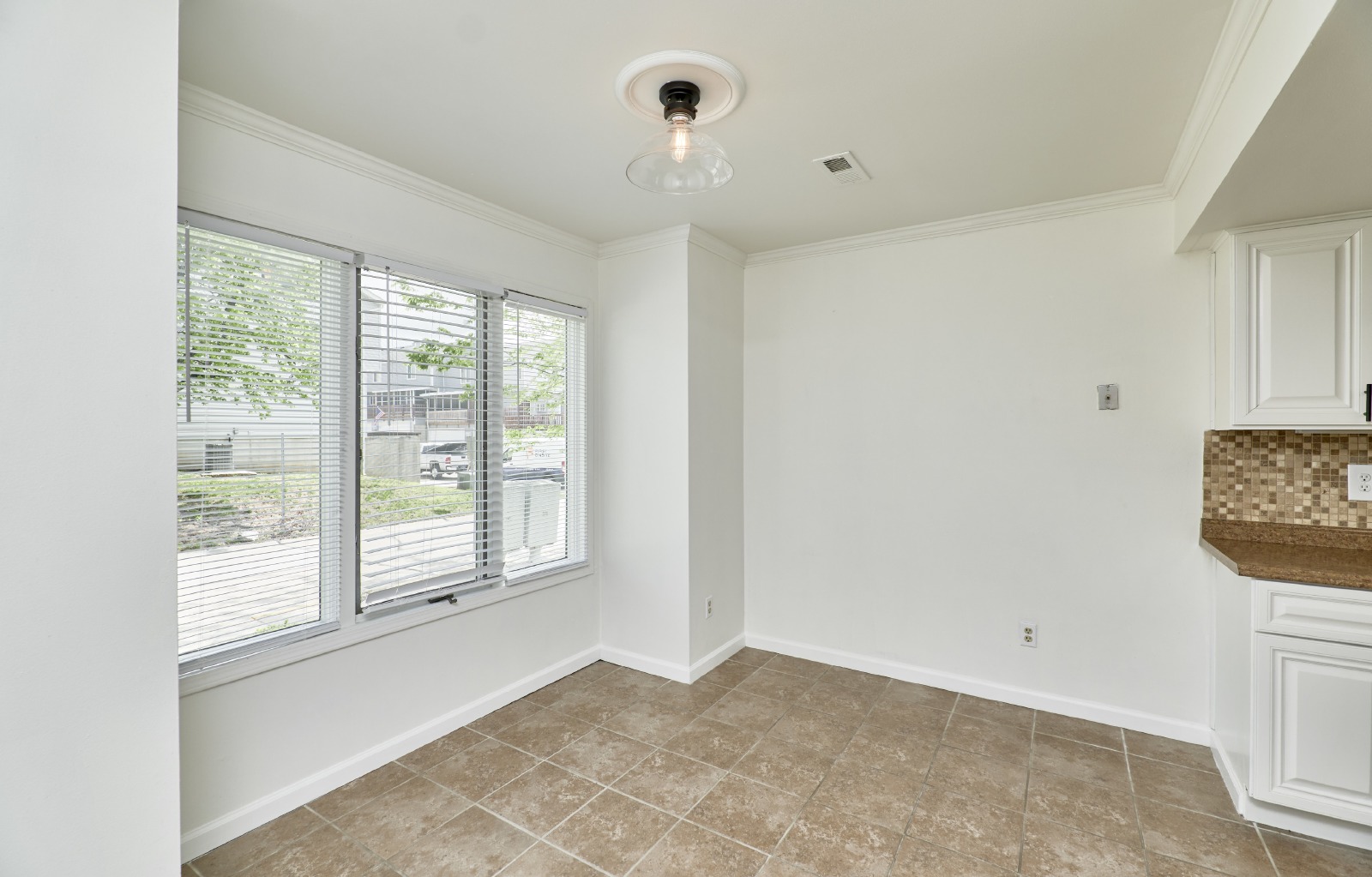 1612 Forest Hills Dr property image
