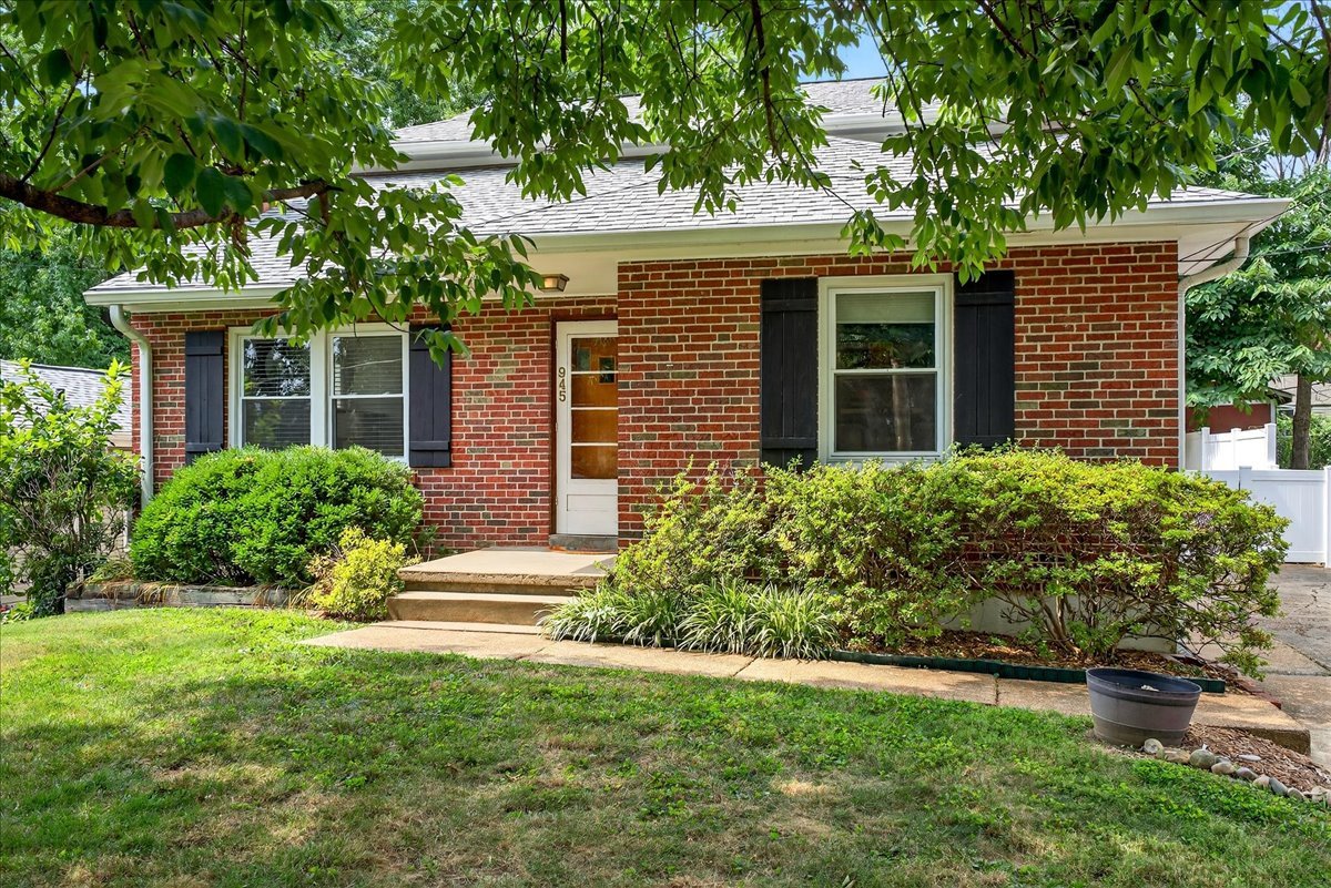 945 Liggett Ave property image