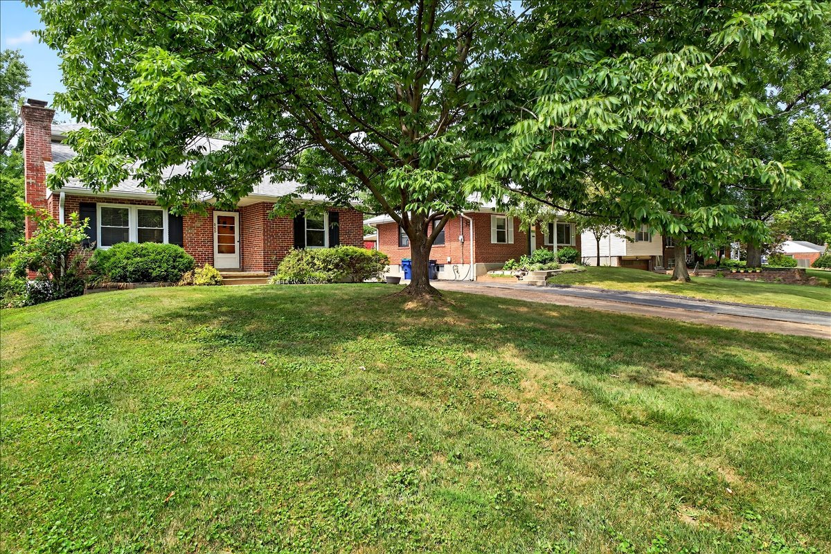 945 Liggett Ave property image