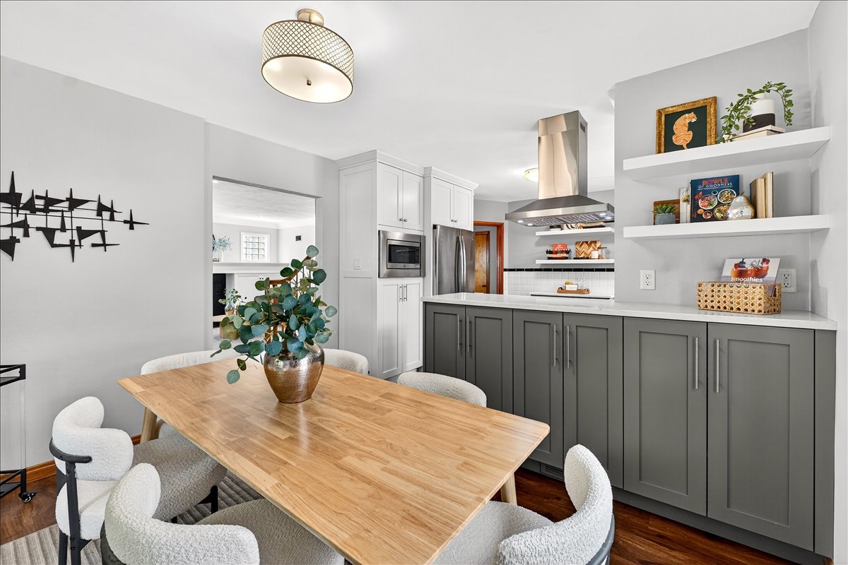 945 Liggett Ave property image